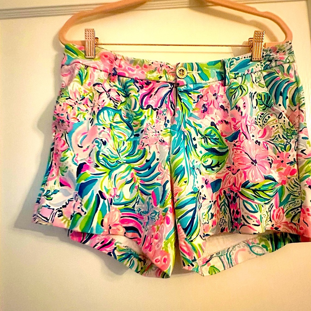 Vibrant Floral Lilly Pulitzer shorts Sz 6